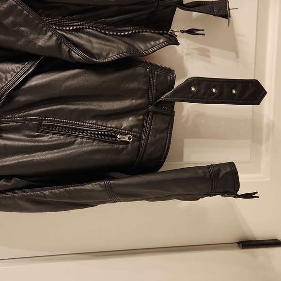 Jacket - Picture 3 of 4